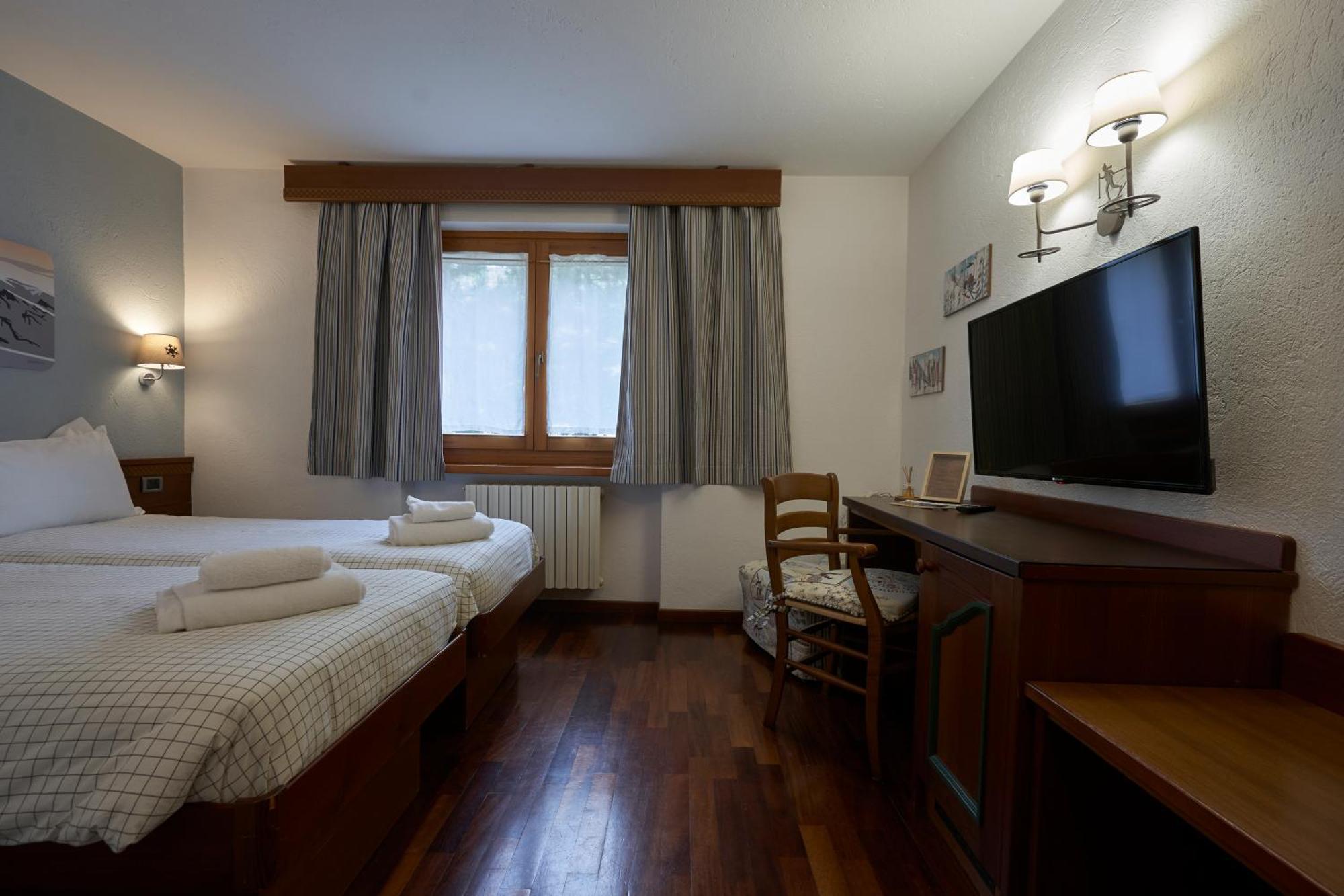 Hotel Walser Courmayeur Bagian luar foto