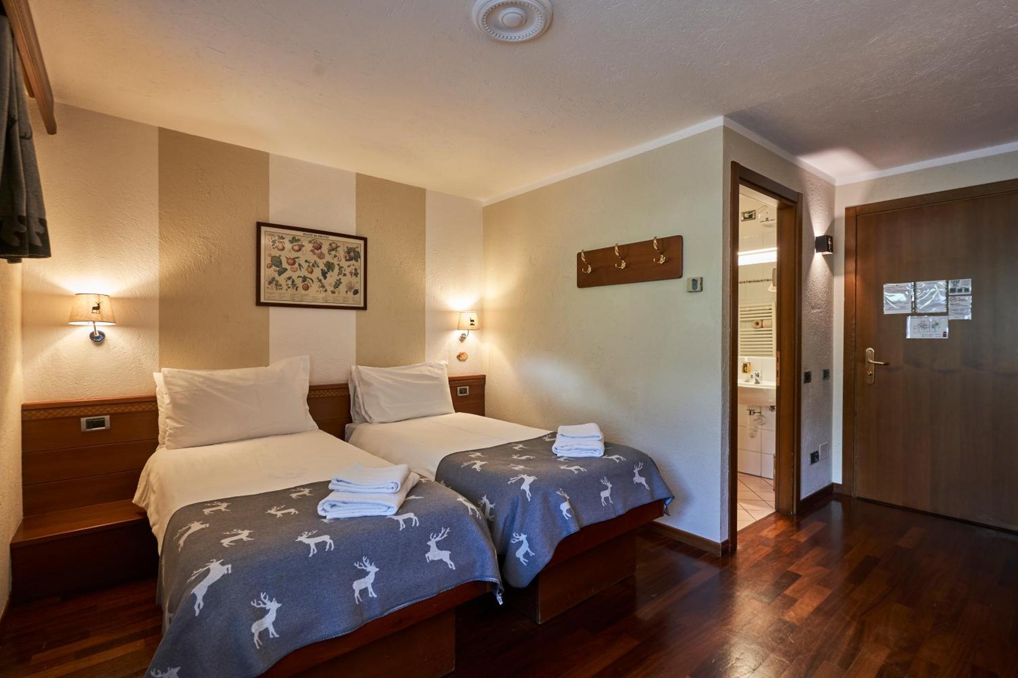 Hotel Walser Courmayeur Bagian luar foto